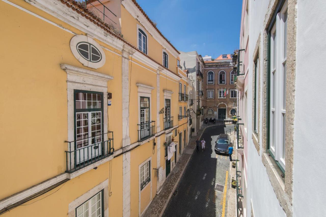 Cozy Flat In The Heart Of Alfama Apartment Lisbon Bagian luar foto