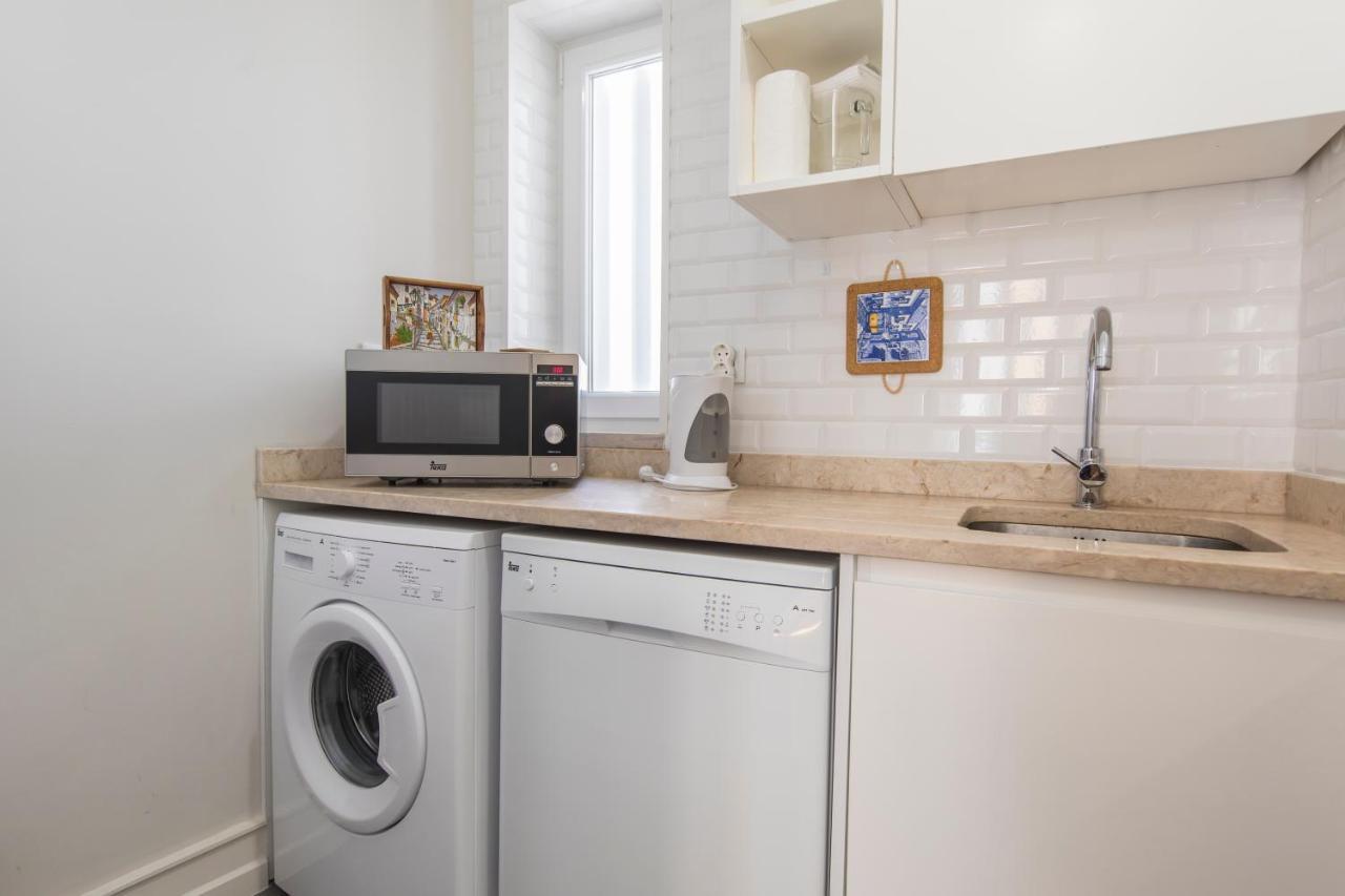 Cozy Flat In The Heart Of Alfama Apartment Lisbon Bagian luar foto